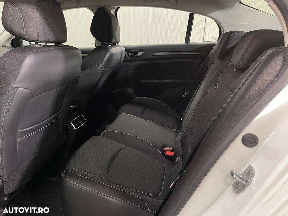 Renault Megane TCe EDC Zen - 11