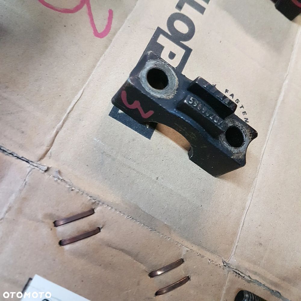 podpora koło pasowe wałka rozrządu doblo siena palio lancia punto seicento cinQecento uno panda 1.2 1.1 8v 96- - 6