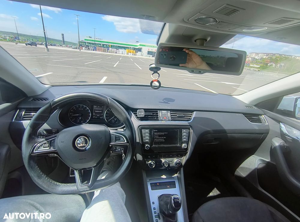 Skoda Octavia 2.0 TDI DSG Style - 6