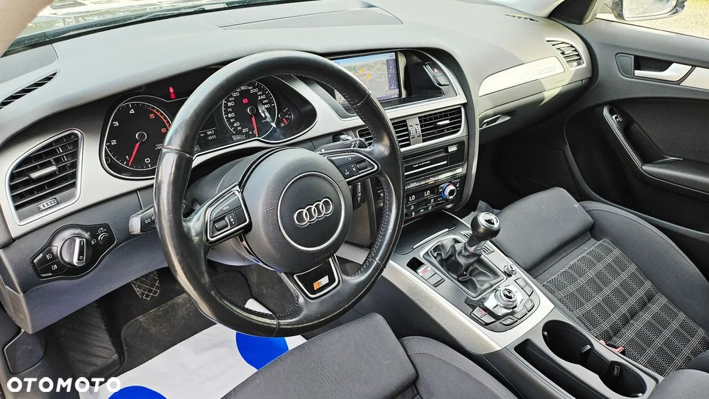 Audi A4 Avant 2.0 TDI Quattro - 27