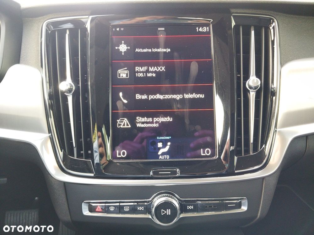 Volvo V90 D5 SCR AWD Momentum - 26
