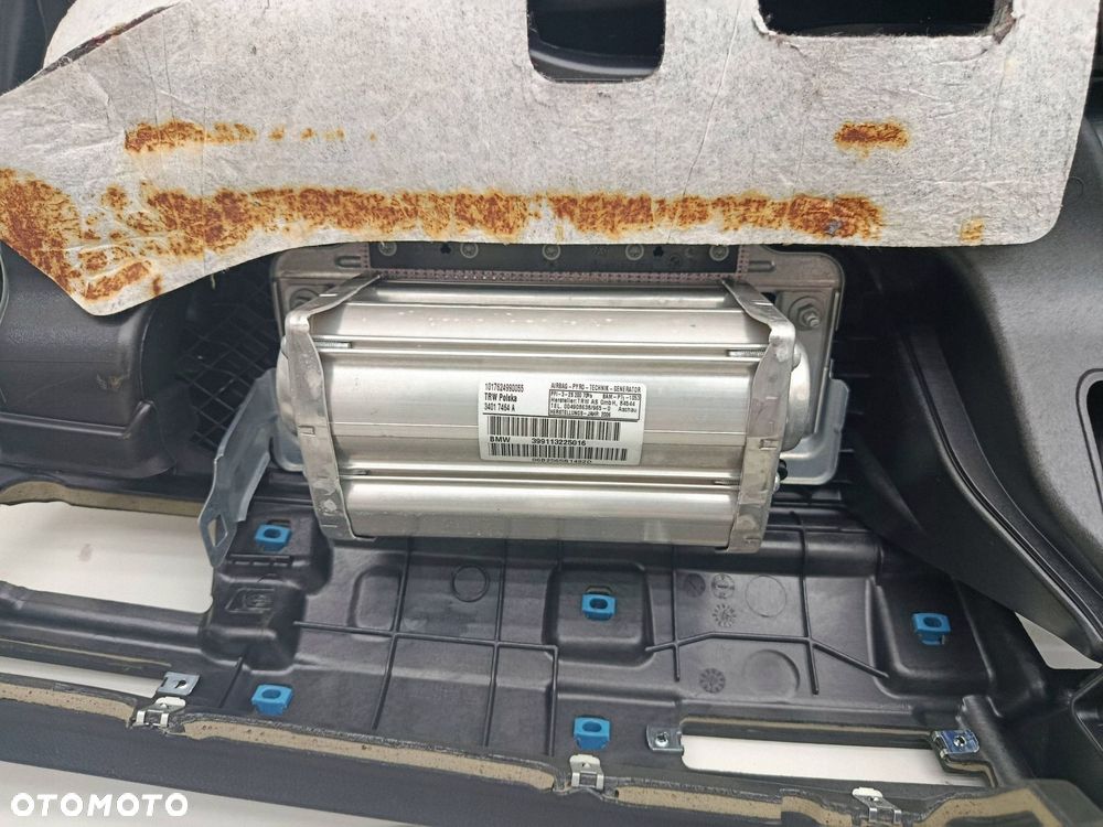 BMW E90 E91 DESKA KONSOLA NAVI KUBKI EUROPA - 10