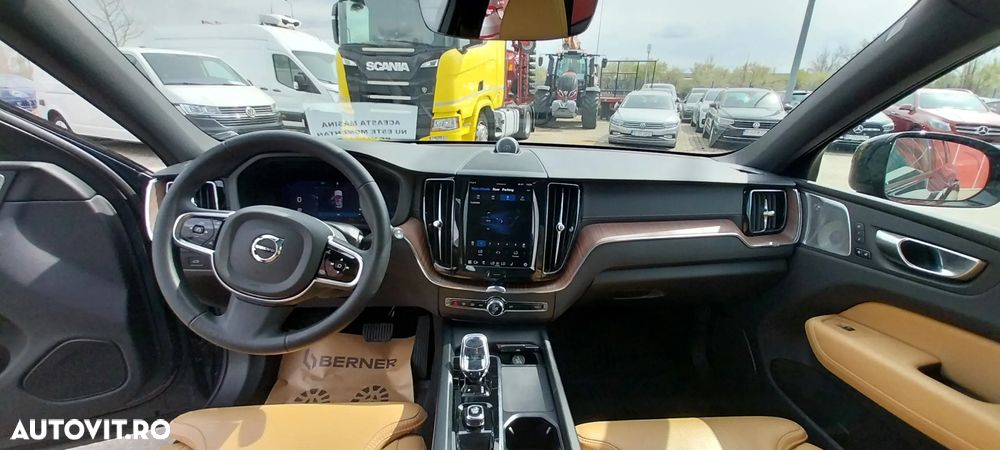 Volvo XC 60 B4 D AWD Ultimate Dark - 15