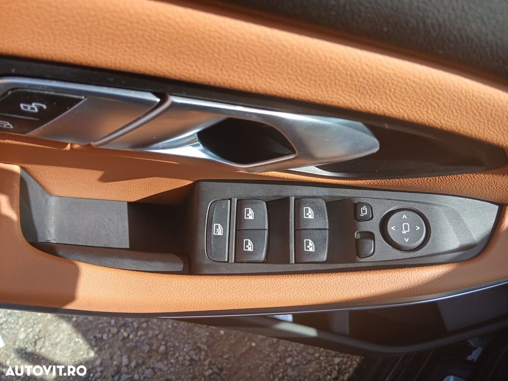 BMW Seria 3 318i AT - 7
