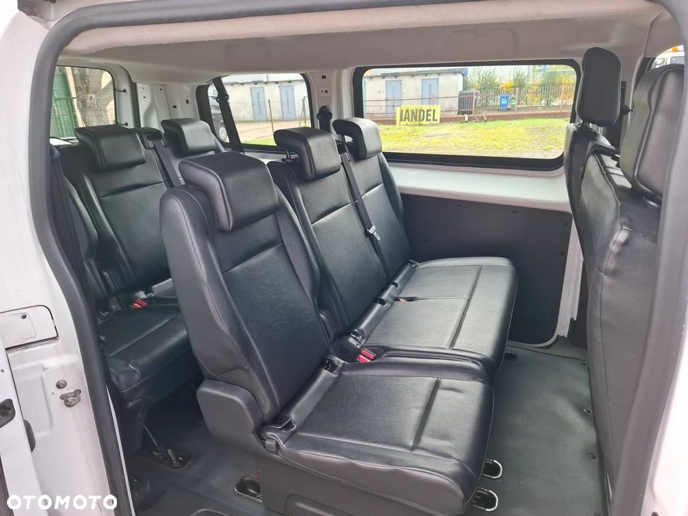 Peugeot Traveller 1.5 BlueHDi Long Business - 11