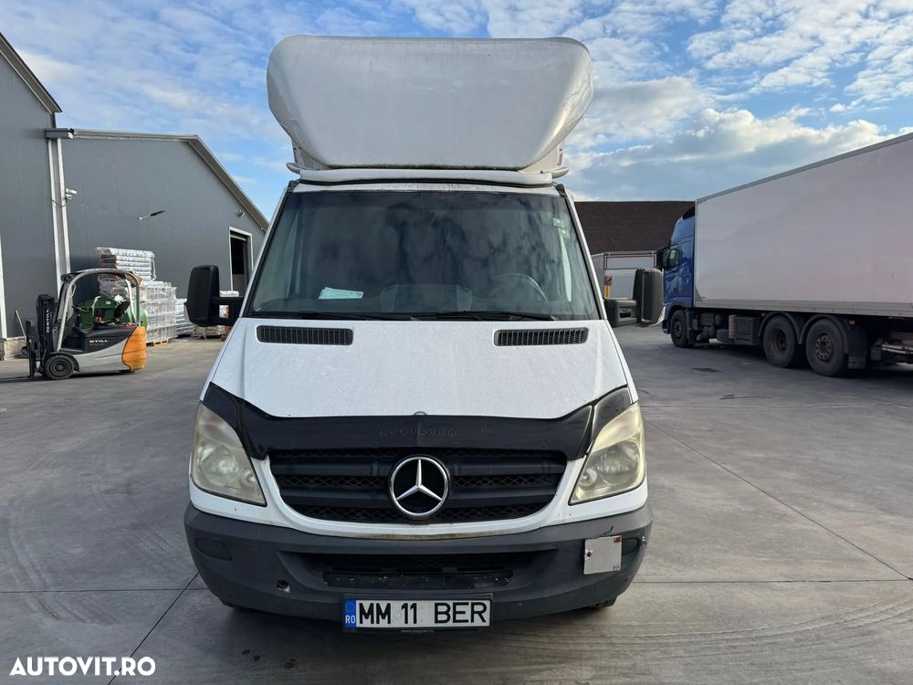 Mercedes-Benz Sprinter - 1