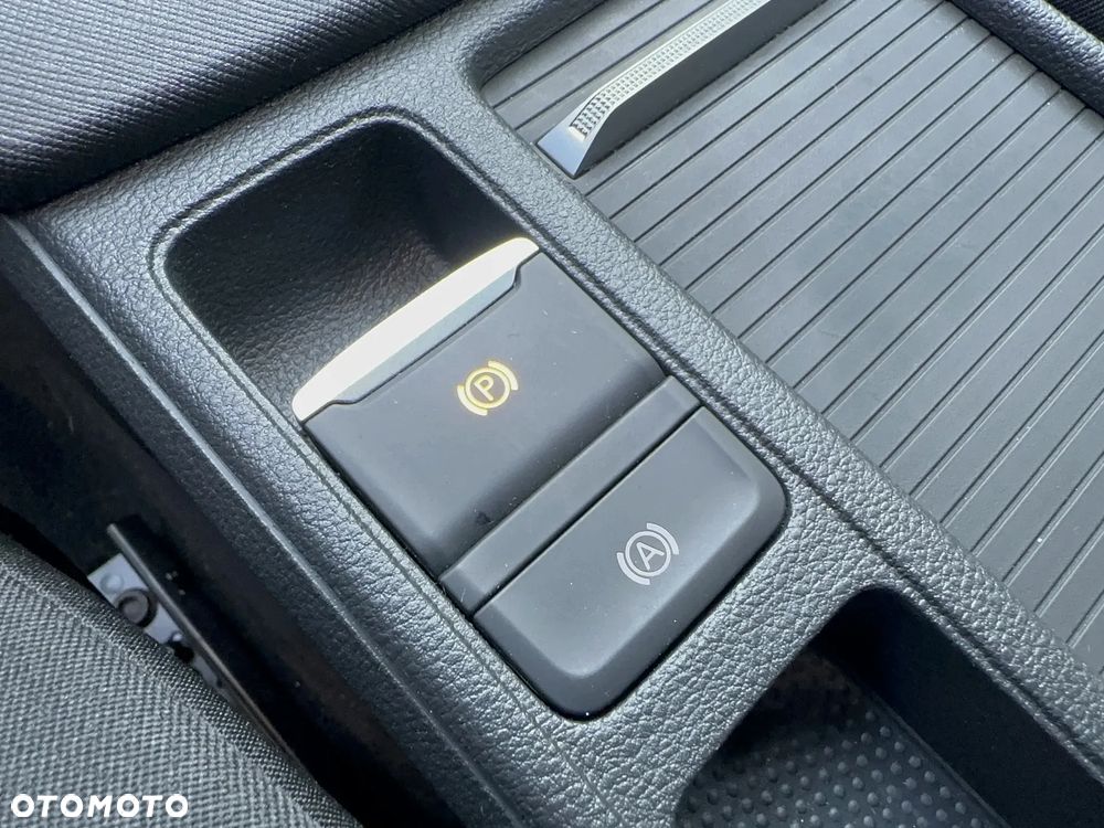 Skoda Octavia 1.5 TSI mHEV Selection DSG - 26