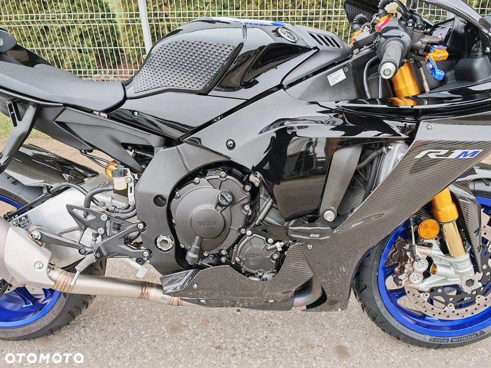 Yamaha R1 - 10