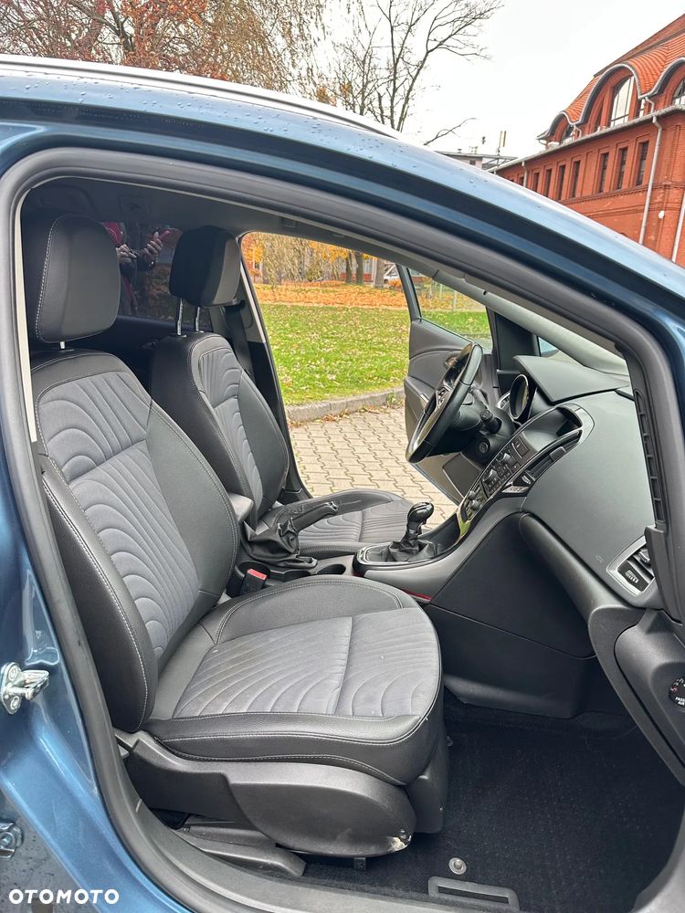 Opel Astra IV 1.4 T Cosmo - 11