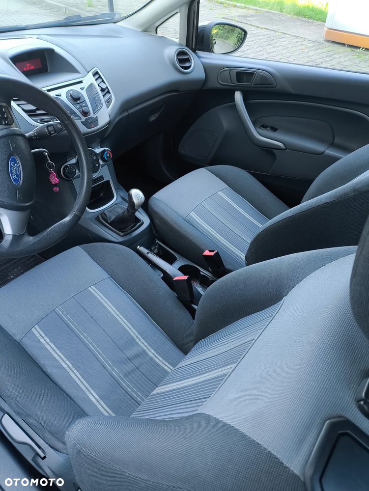 Ford Fiesta 1.4 Trend - 23