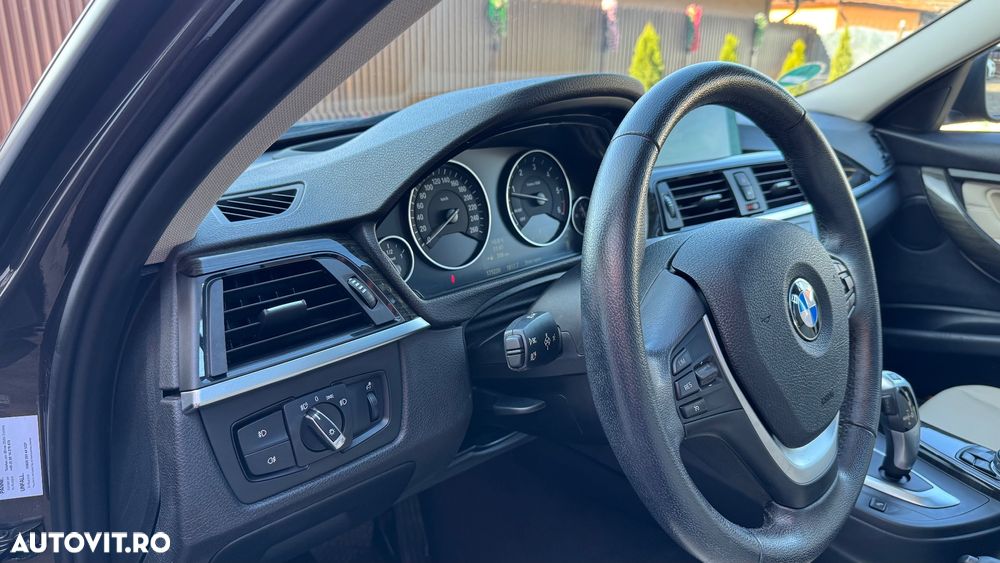 BMW Seria 3 320d Touring Aut. Modern Line - 28