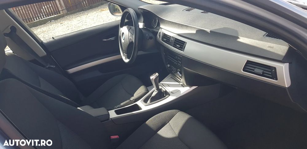 BMW Seria 3 318d - 6