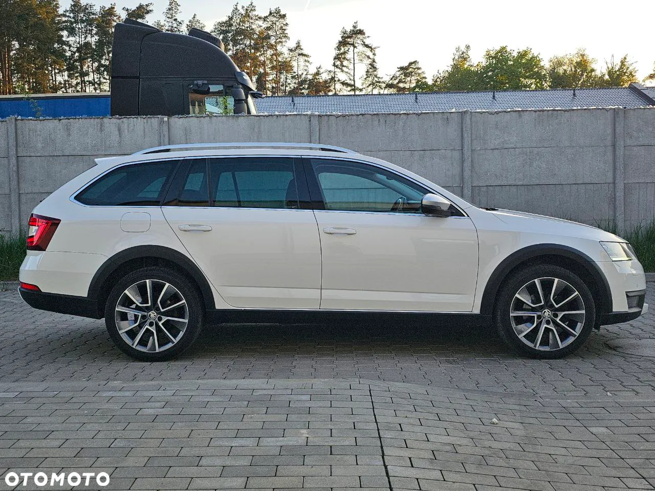 Skoda Octavia 2.0 TDI 4x4 Scout DSG - 15