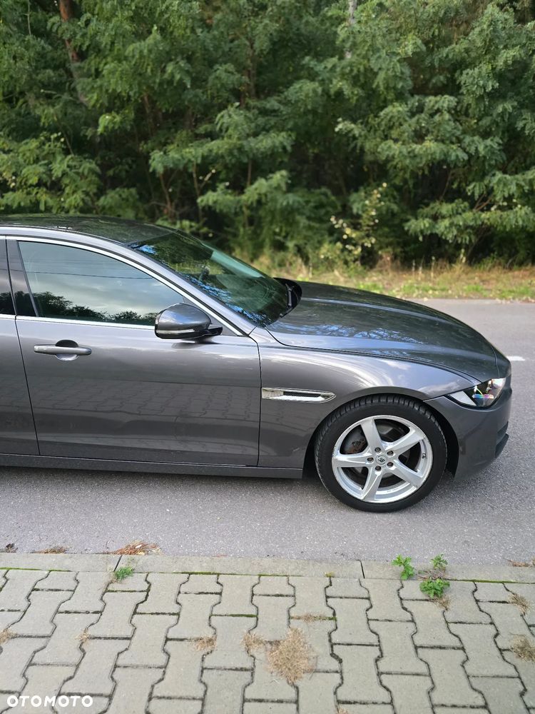 Jaguar XE 2.0 D Prestige - 17