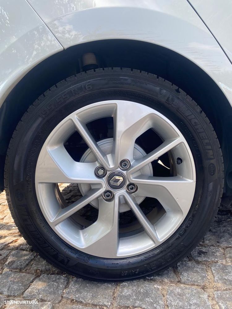 Renault Clio 0.9 TCe Limited Edition - 19