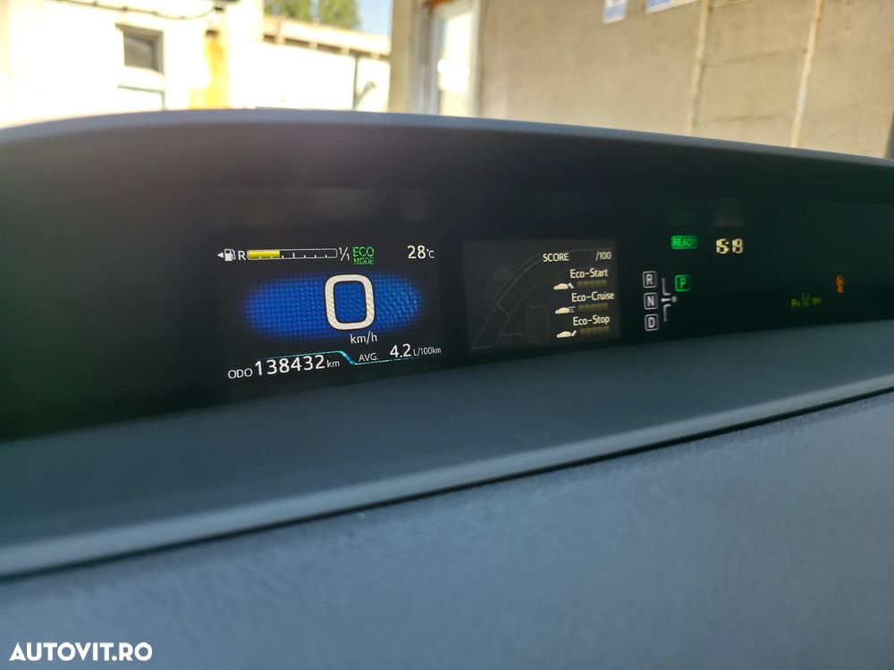Toyota Prius 1.8 HSD Exclusive Plus - 19