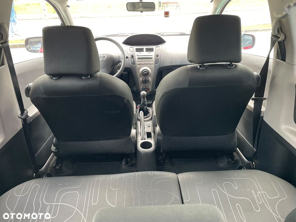 Toyota Yaris 1.0 Terra - 12