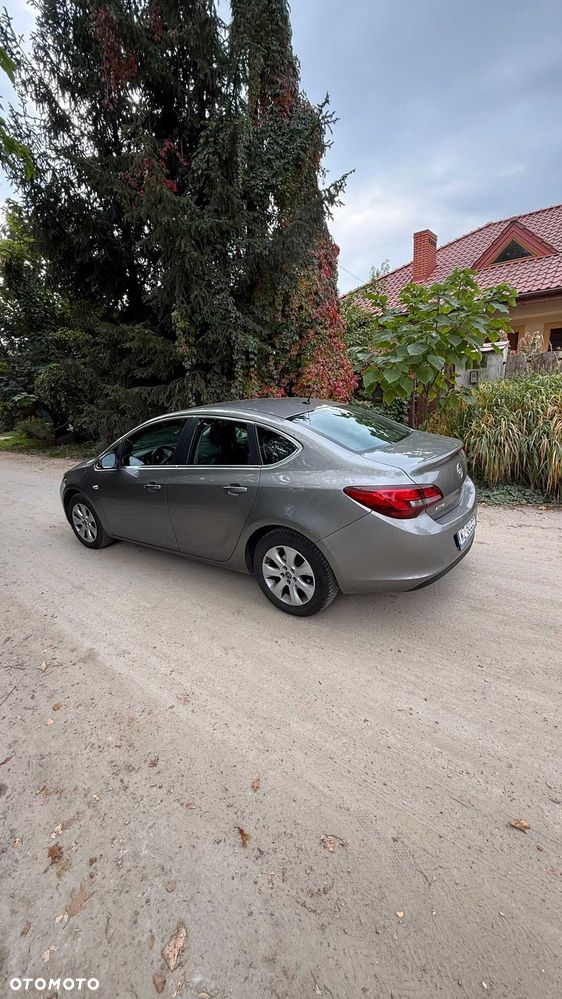 Opel Astra - 3