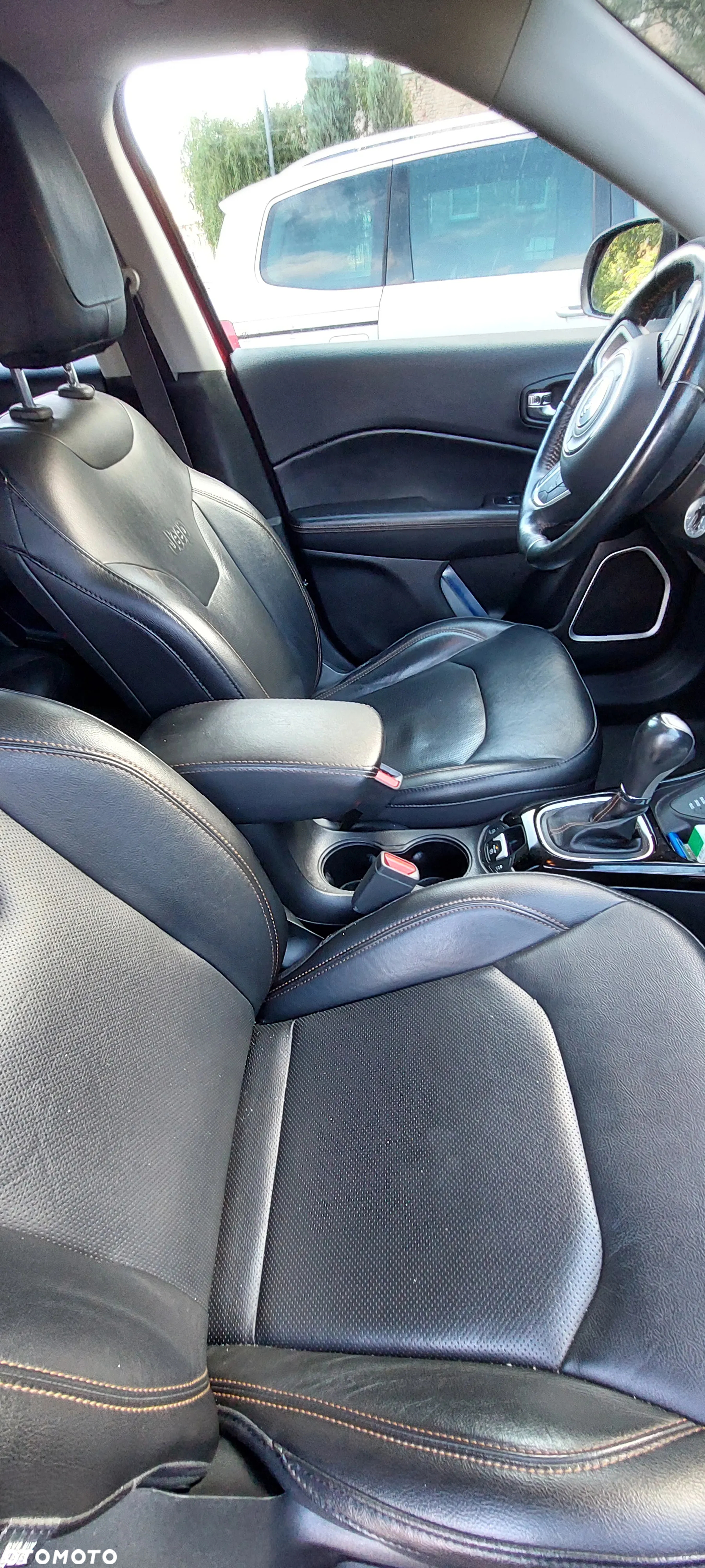 Jeep Compass - 11