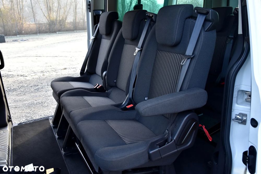 Ford Transit Custom 300 L2H1 VA Titanium - 19