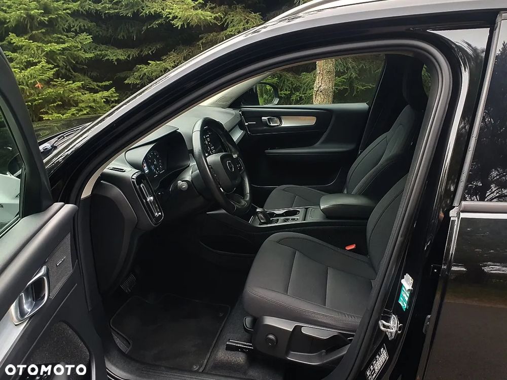 Volvo XC 40 B4 B AWD DKG Momentum Pro - 13