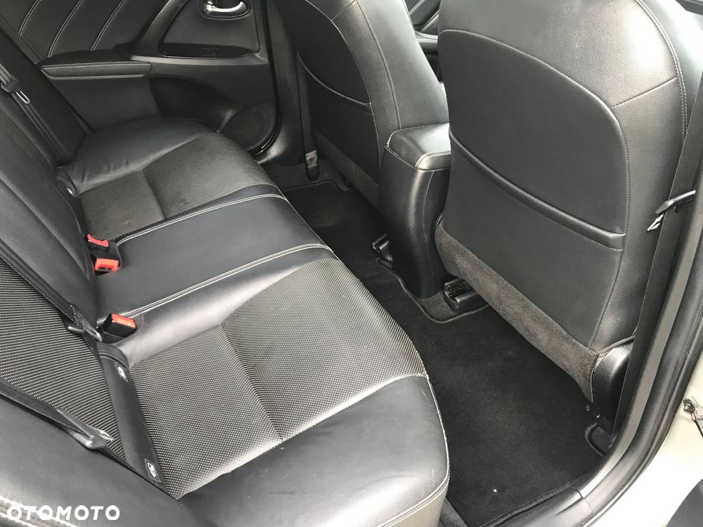 Toyota Avensis - 14