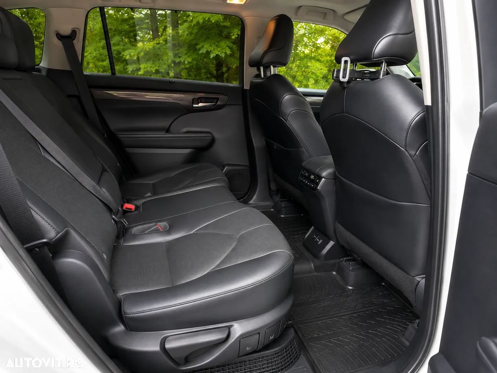 Toyota Highlander 2.5 L Dynamic Force 248CP Luxury Pearly - 8