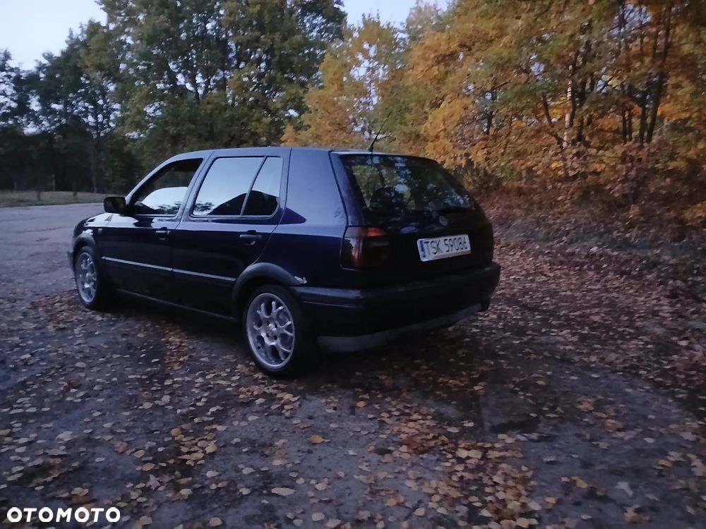 Volkswagen Golf - 5