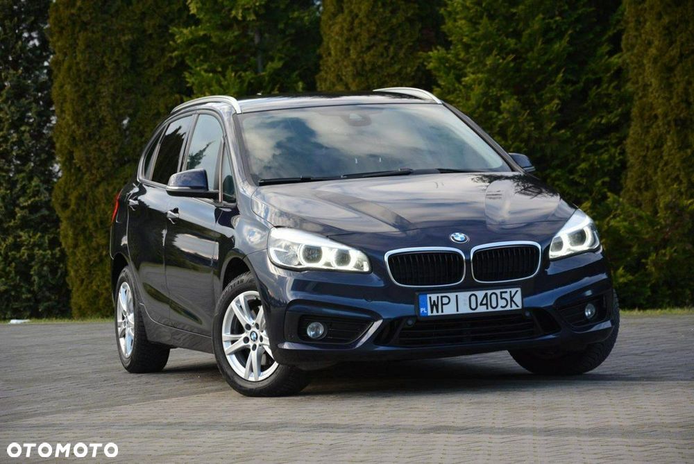 BMW Seria 2 218d - 8