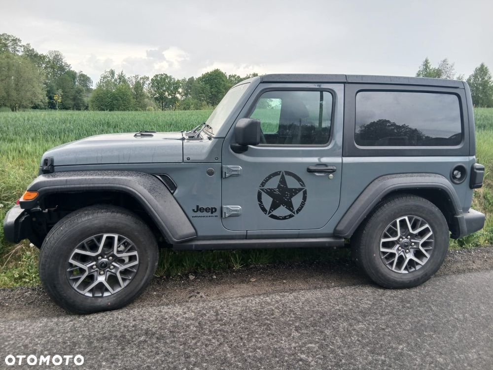Jeep Wrangler - 5