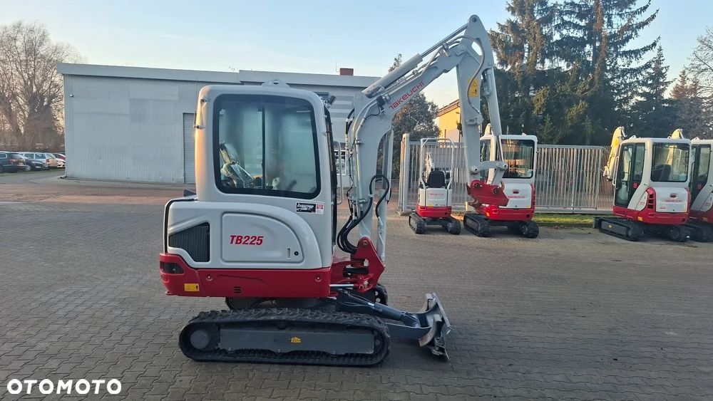 Takeuchi Koparka Gąsienicowa Takeuchi TB225 V0 Okazja DEMO Gwarancja - 5