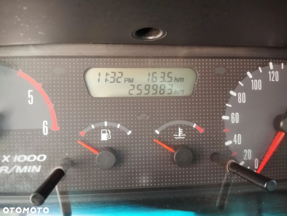 Nissan Terrano II 2.7 TDi Comfort - 12