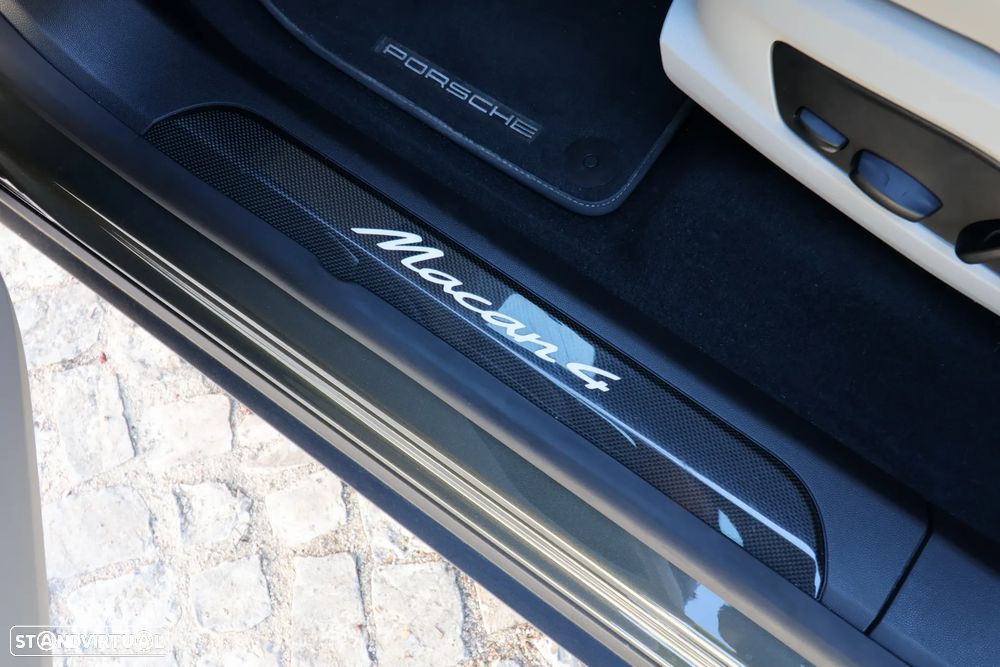 Porsche Macan Electric 4 - 33