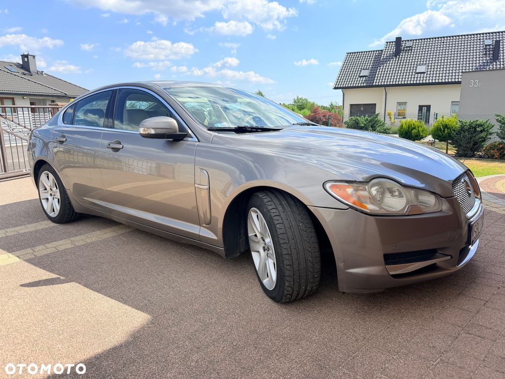 Jaguar XF 2.7 V6 Premium Luxury - 4