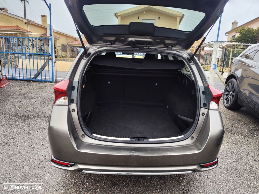 Toyota Auris Touring Sports 1.4 D-4D C.+P.Sport+Navi - 6