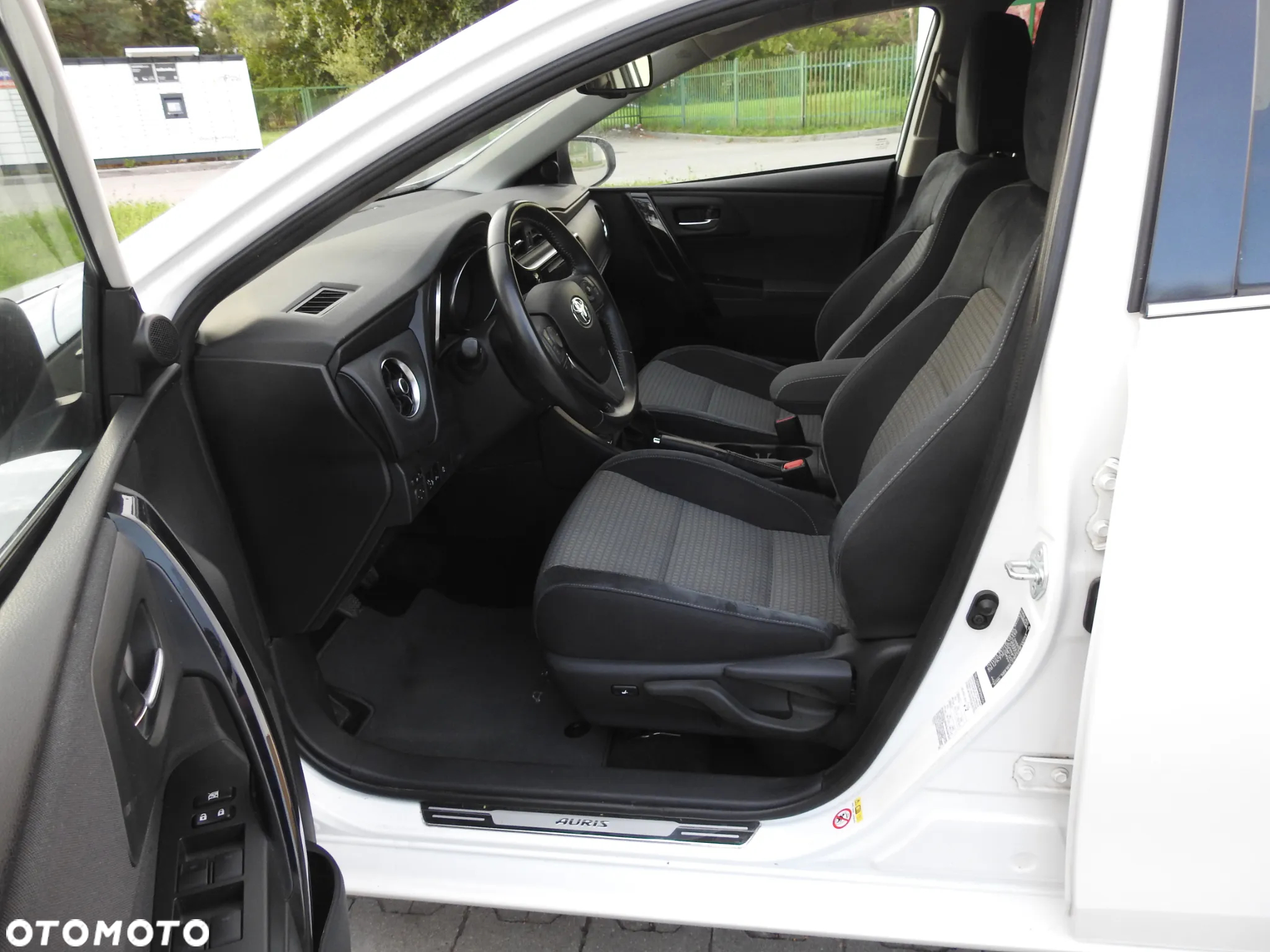 Toyota Auris 1.2 T Premium - 11