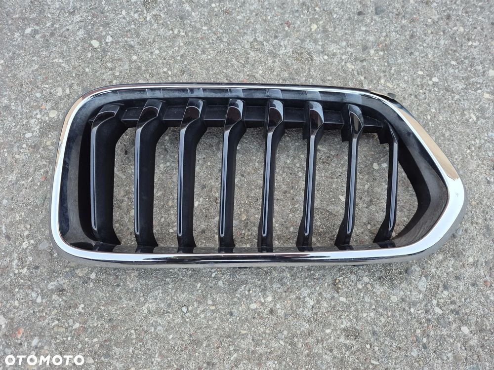 BMW X2 F39 17- grill atrapa nerka lewa - 1