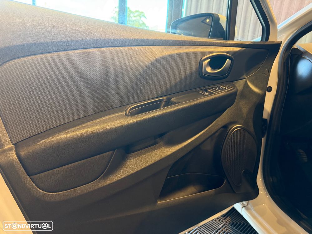 Renault Clio 1.5 dCi Limited EDition - 13