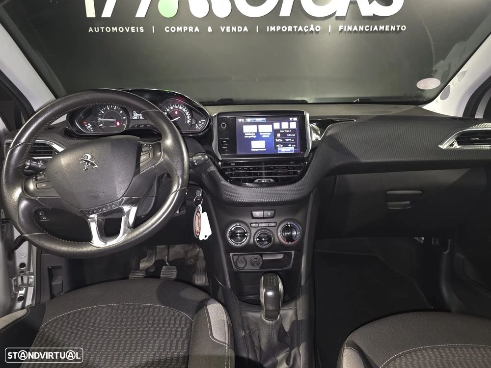 Peugeot 208 1.2 VTi SE Style - 18
