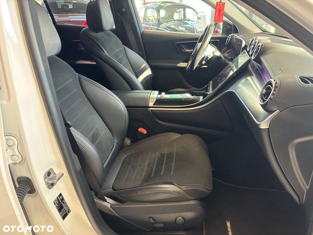 Mercedes-Benz GLC - 33