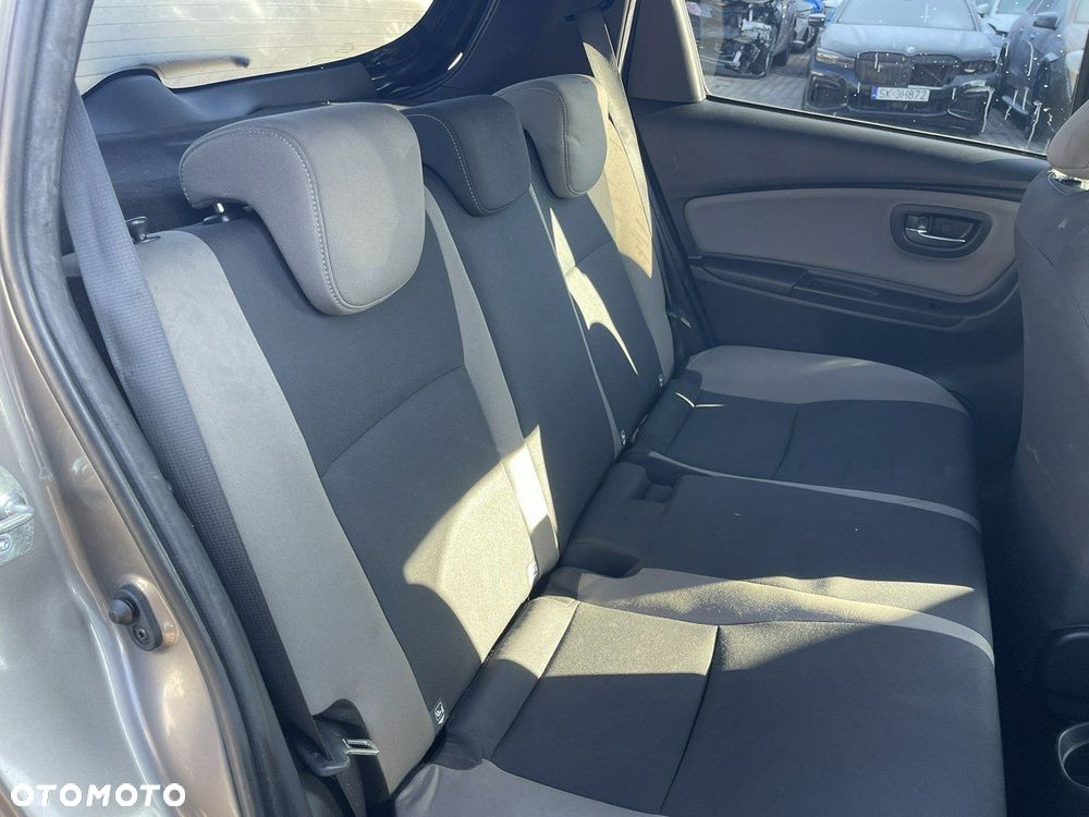 Toyota Yaris Hybrid 100 Selection Pure - 10