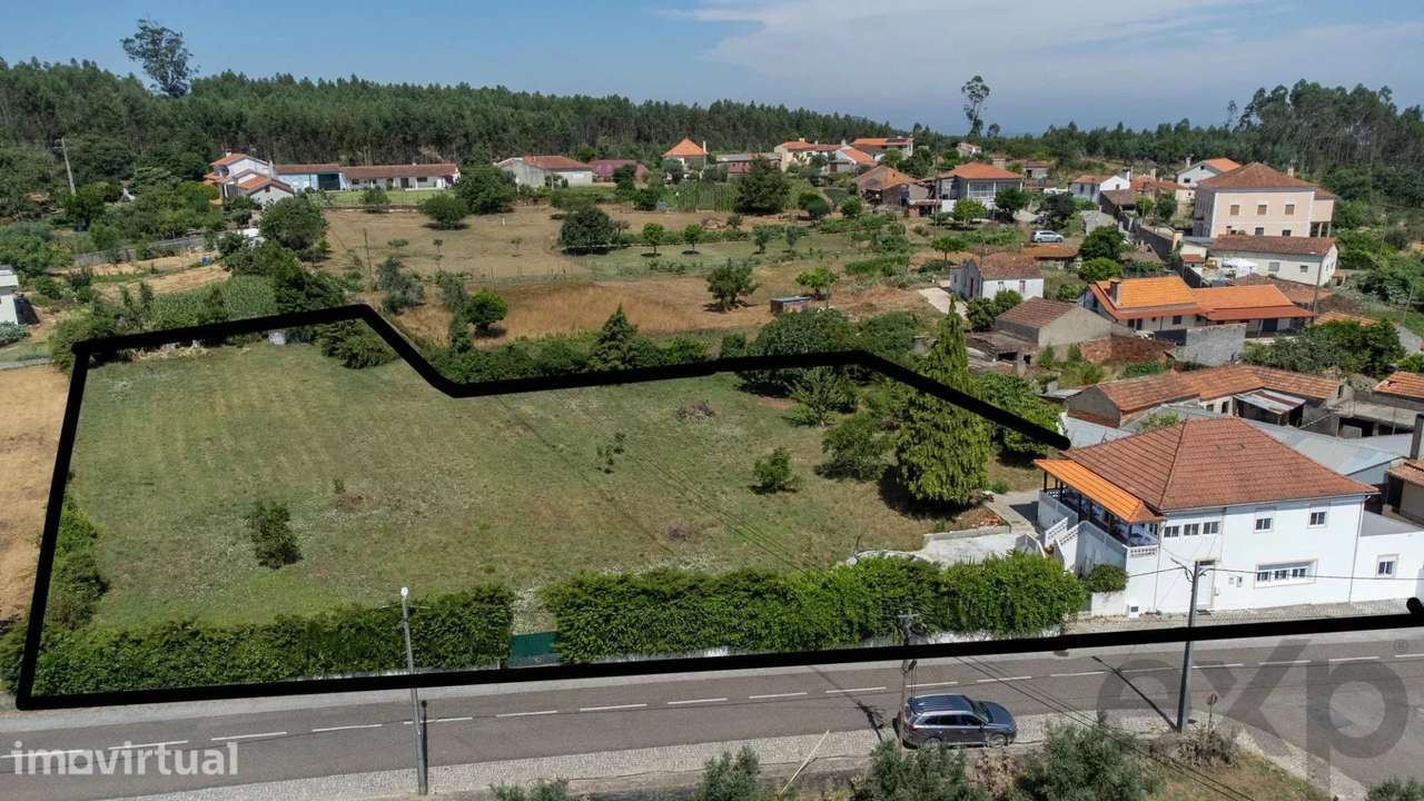 Bonita Moradia de Carácter com 2.730m² de Terreno no Centro de Portuga - Grande imagem: 4/32