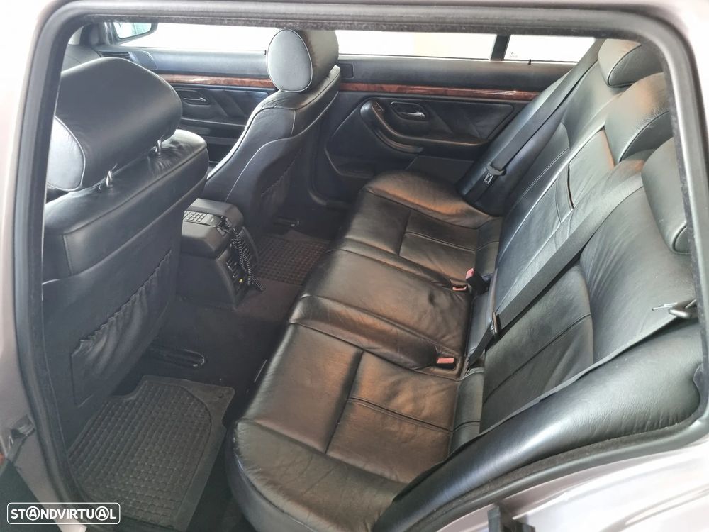 BMW 525 tds Touring - 14