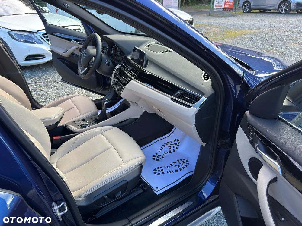 BMW X1 xDrive25i Advantage - 16
