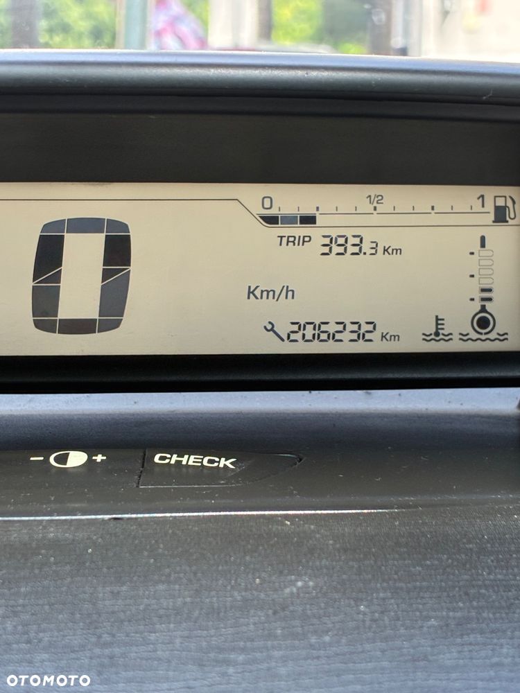 Citroën C4 1.6 HDi Magic - 1