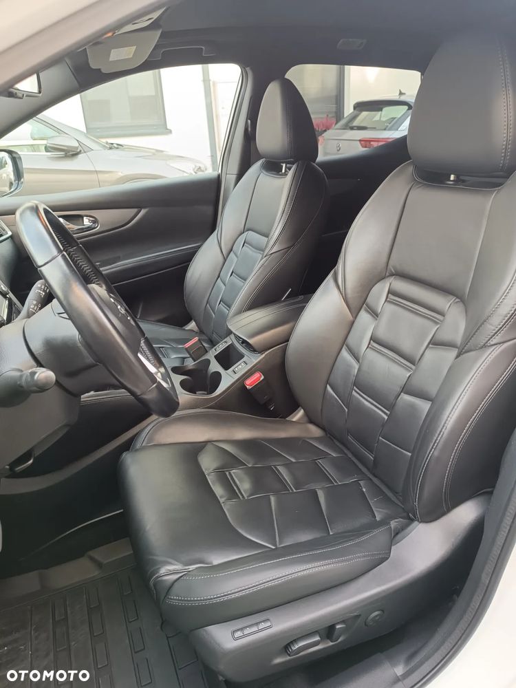 Nissan Qashqai 1.6 DCi TEKNA+ - 27