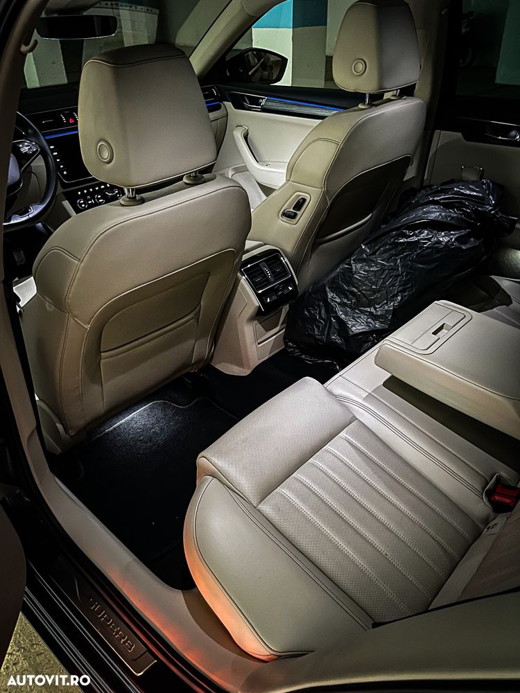 Skoda Superb 2.0 TDI DSG Style - 11