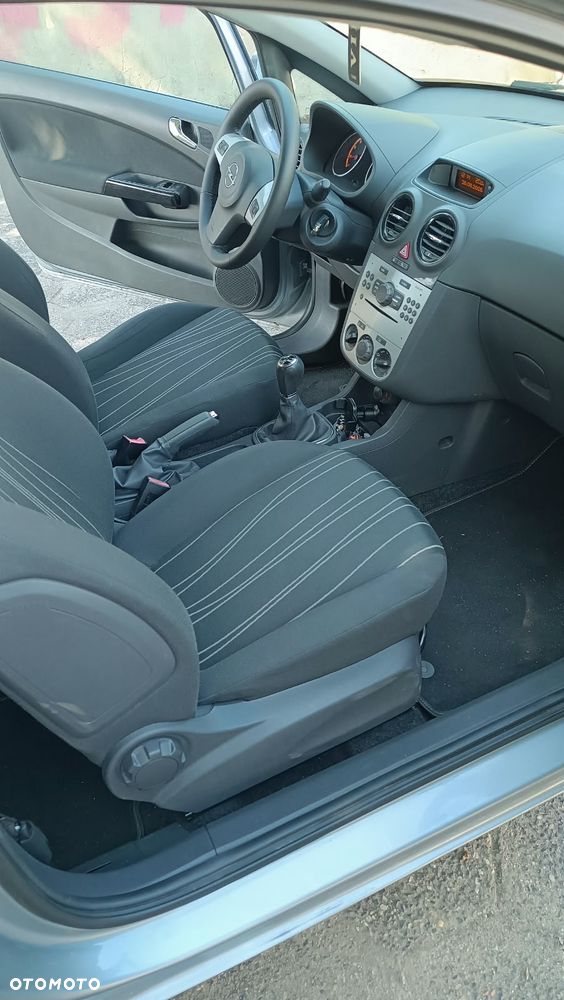 Opel Corsa - 7