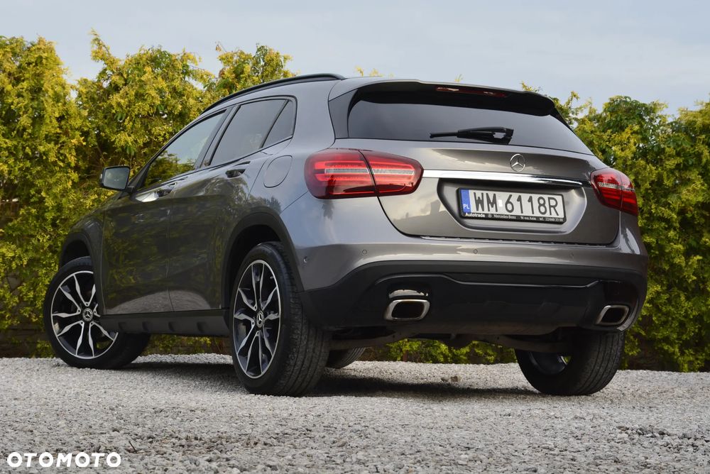 Mercedes-Benz GLA 200 7G-DCT AMG Line - 9