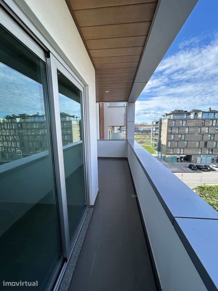 Apartamento T2 com Varanda e Garagem em Aveiro - Grande imagem: 2/32